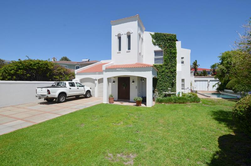 To Let 4 Bedroom Property for Rent in Sunset Beach Western Cape